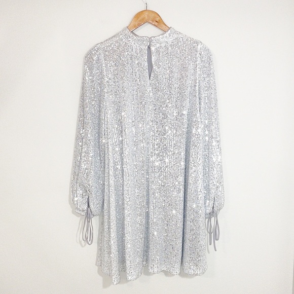BADGLEY MISCHKA Silver Sequins Swing Dress Long Sleeved Worn Once Size 4 - Picture 4 of 9